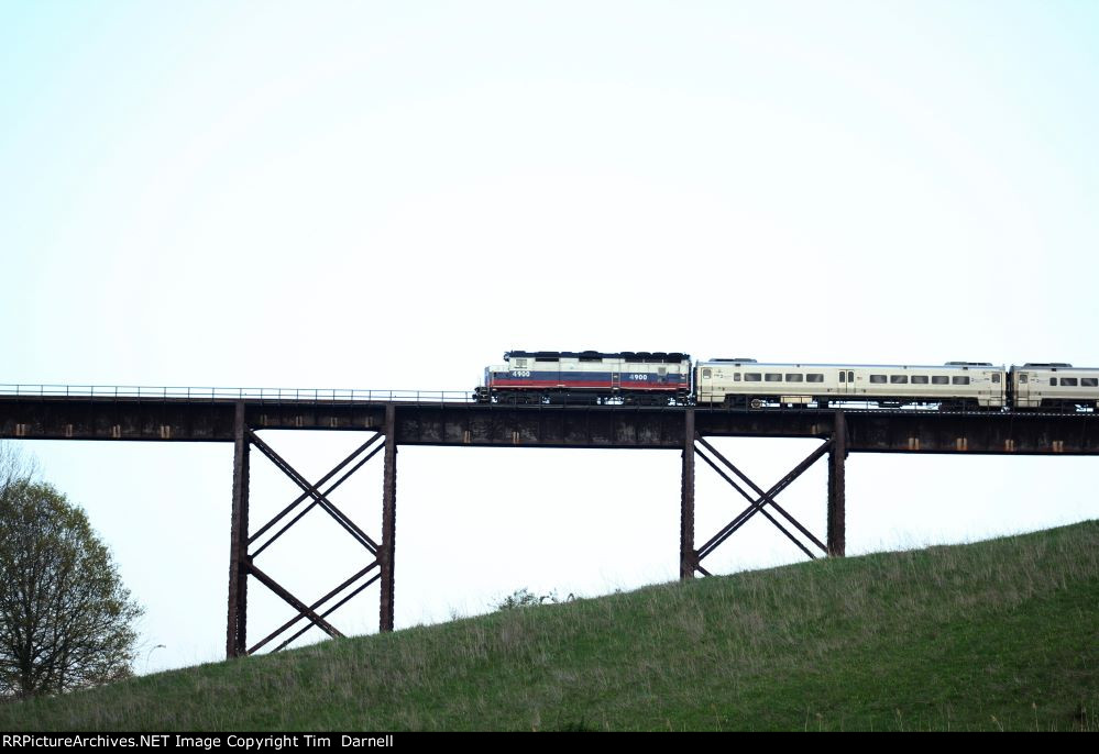 MNCW 4900 on Moodna viaduct